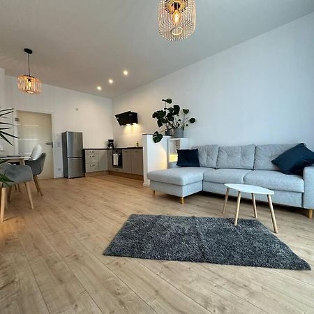 Ferienwohnung Modern, Stylisch Und Zentral! Meuselwitz Exterior foto